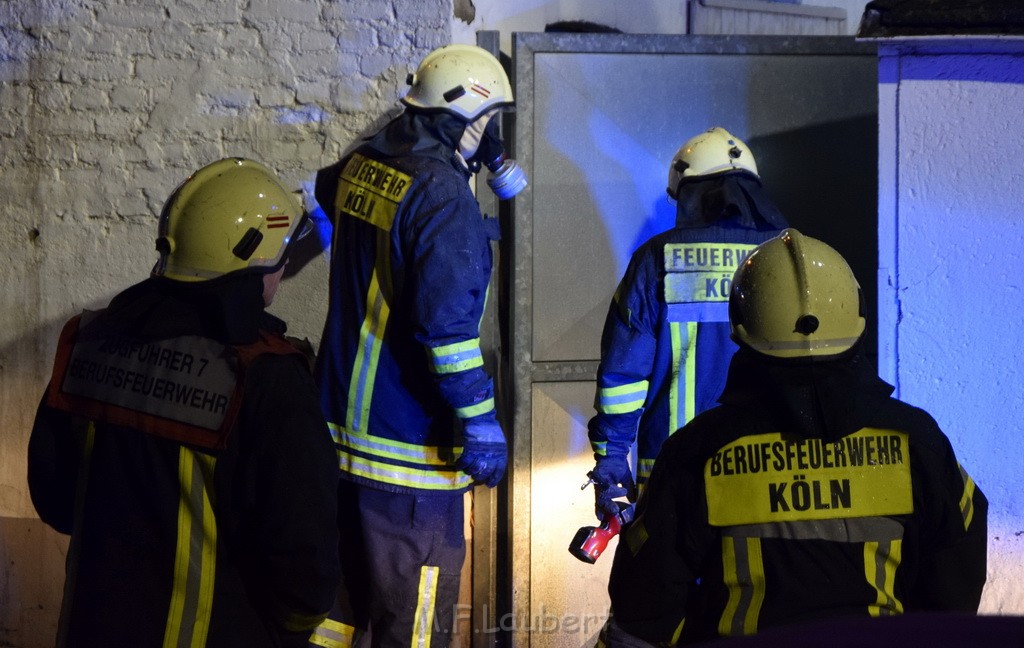 Feuer 2 Koeln Porz Langel Hinter der Kirche P131.JPG - Miklos Laubert